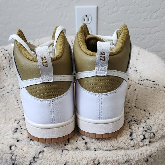 Custom Nikes - Picture 4 of 4